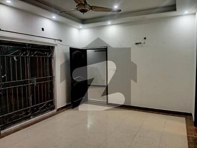 FOR OFFICE 2 BED UPPER PORTION FOR RENT