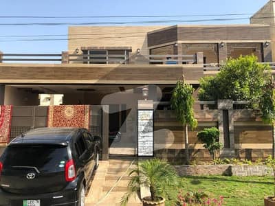 واپڈا ٹاؤن فیز 1 - بلاک ای1 واپڈا ٹاؤن فیز 1,واپڈا ٹاؤن,لاہور میں 6 کمروں کا 1 کنال مکان 2.2 لاکھ میں کرایہ پر دستیاب ہے۔