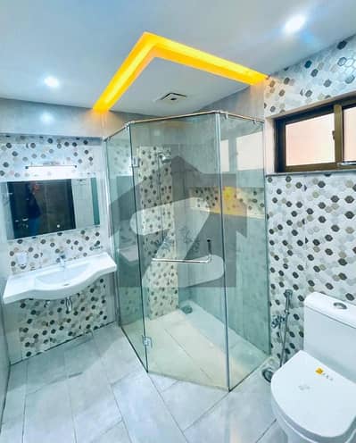 عسکری 10 - سیکٹر ایس عسکری 10,عسکری,لاہور میں 5 کمروں کا 15 مرلہ مکان 2.87 لاکھ میں کرایہ پر دستیاب ہے۔