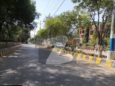 In KDA Officers Society 240 Square Yards House For Sale