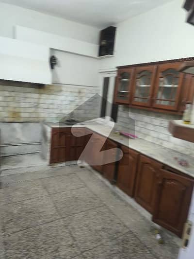 6 Bedrooms &Amp; 6 Bathrooms 2D TV Lounge &Amp; 2 Kitchen