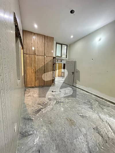 والٹن روڈ لاہور میں 3 کمروں کا 7 مرلہ زیریں پورشن 70.0 ہزار میں کرایہ پر دستیاب ہے۔ والٹن روڈ لاہور میں 3 کمروں کا 7 مرلہ زیریں پورشن 70.0 ہزار میں کرایہ پر دستیاب ہے۔