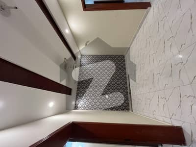 FLAT FOR STUDENTS IN EDEN BOULEVARD SOCIETY COLLEGE ROAD LHR