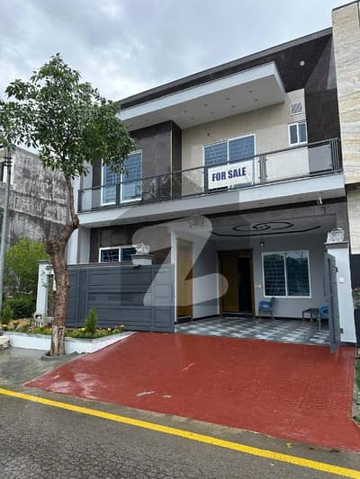 8 Marla Beautiful House For Sale Faisal Town