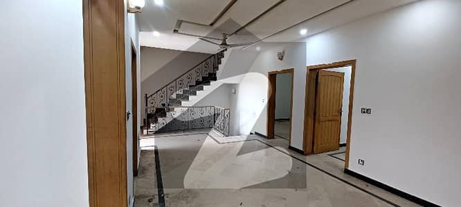 جی ۔ 15 اسلام آباد میں 8 کمروں کا 7 مرلہ مکان 1.35 لاکھ میں کرایہ پر دستیاب ہے۔