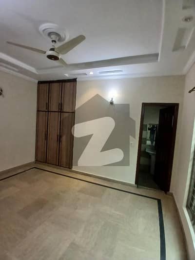 واپڈا ٹاؤن فیز 1 واپڈا ٹاؤن,لاہور میں 5 کمروں کا 1 کنال مکان 2.25 لاکھ میں کرایہ پر دستیاب ہے۔