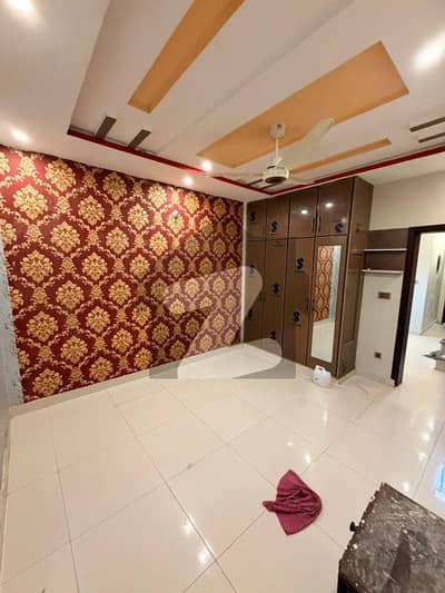 کینال ویلی مین کینال بینک روڈ,لاہور میں 3 کمروں کا 3 مرلہ مکان 65.0 ہزار میں کرایہ پر دستیاب ہے۔