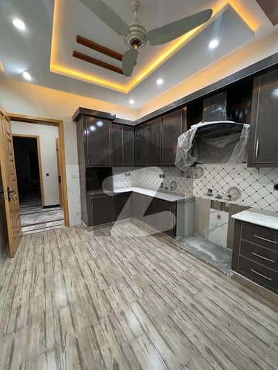 G 15,4 7 marla house available for sale water electricity available