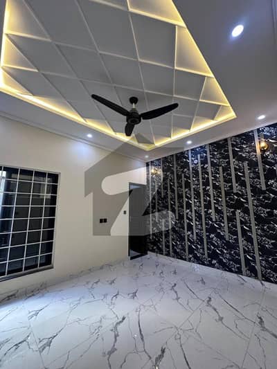 5 Marla Flat For Rent In Park View City Lahore