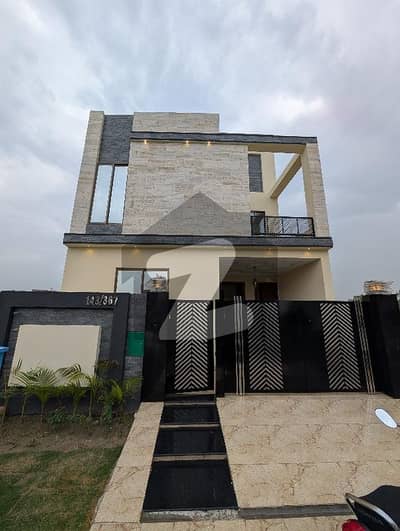 بحریہ نشیمن لاہور میں 3 کمروں کا 5 مرلہ مکان 1.8 کروڑ میں برائے فروخت۔