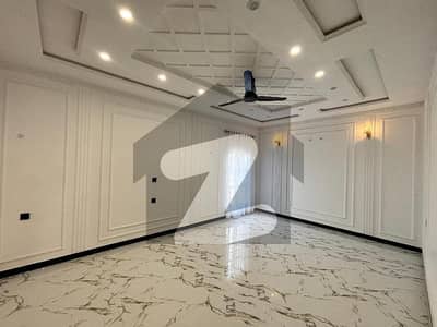 Prime Location In Wapda Town 10 Marla House For rent