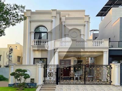 بحریہ ٹاؤن ۔ سیکٹر ایف بحریہ ٹاؤن,لاہور میں 5 کمروں کا 10 مرلہ مکان 3.5 کروڑ میں برائے فروخت۔