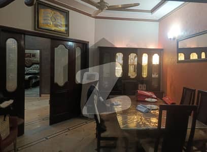 ڈی ایچ اے فیز 2 ڈیفنس (ڈی ایچ اے),لاہور میں 4 کمروں کا 10 مرلہ مکان 4.4 کروڑ میں برائے فروخت۔