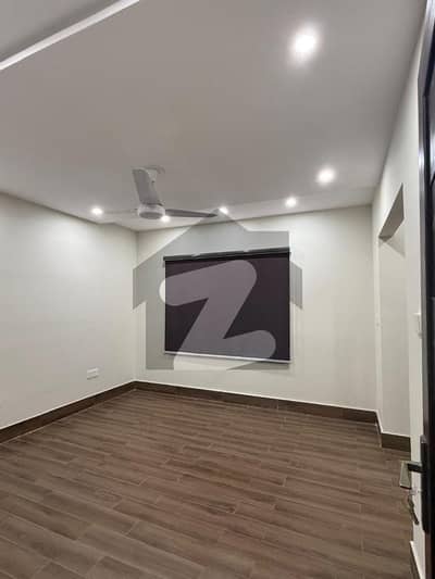 2 Bedroom apartment available for rent main boulevard Gulberg
