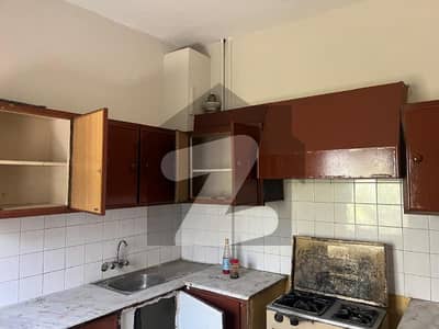 جی ۔ 6 اسلام آباد میں 5 کمروں کا 6 مرلہ مکان 5.75 کروڑ میں برائے فروخت۔