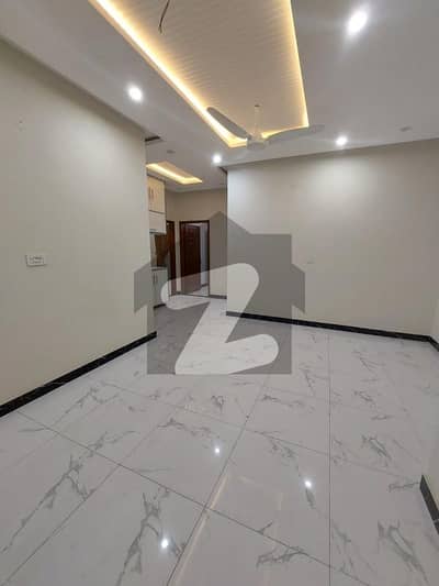 سٹی سٹار ریزیڈینشیا نیسپاک ہاؤسنگ سکیم,مین کینال بینک روڈ,لاہور میں 2 کمروں کا 4 مرلہ فلیٹ 45.0 ہزار میں کرایہ پر دستیاب ہے۔