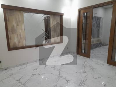 جوہر ٹاؤن فیز 2 - بلاک ایل جوہر ٹاؤن فیز 2,جوہر ٹاؤن,لاہور میں 4 کمروں کا 5 مرلہ مکان 3.6 کروڑ میں برائے فروخت۔