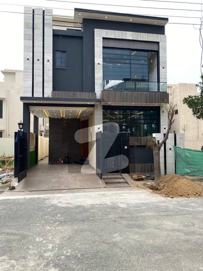 ڈی ایچ اے 11 رہبر سیکٹر 2 ڈی ایچ اے 11 رہبر,لاہور میں 3 کمروں کا 5 مرلہ مکان 2.3 کروڑ میں برائے فروخت۔