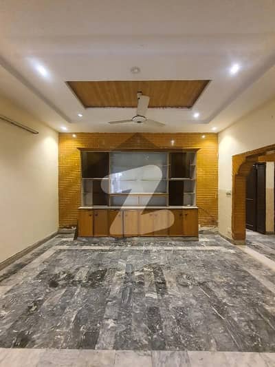 چکلالہ سکیم 3 چکلالہ سکیم,راولپنڈی میں 5 کمروں کا 8 مرلہ مکان 85.0 ہزار میں کرایہ پر دستیاب ہے۔