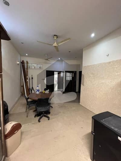 ڈی ایچ اے فیز 7 ایکسٹینشن ڈی ایچ اے ڈیفینس,کراچی میں 4 کمروں کا 4 مرلہ مکان 3.7 کروڑ میں برائے فروخت۔