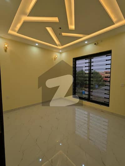 5 Marla Beautiful Upper Portion Available For Rent