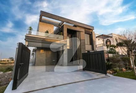 10 Marla Beautifully Designed Modern House for Sale DHA Phase 3