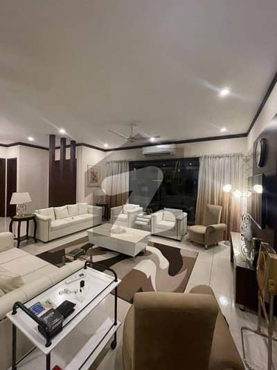 ڈی ایچ اے فیز 5 ڈی ایچ اے ڈیفینس,کراچی میں 5 کمروں کا 1 کنال مکان 4.0 لاکھ میں کرایہ پر دستیاب ہے۔