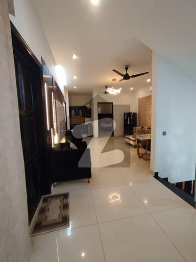 ڈی ایچ اے فیز 8 ڈی ایچ اے ڈیفینس,کراچی میں 5 کمروں کا 1 کنال مکان 16.5 کروڑ میں برائے فروخت۔