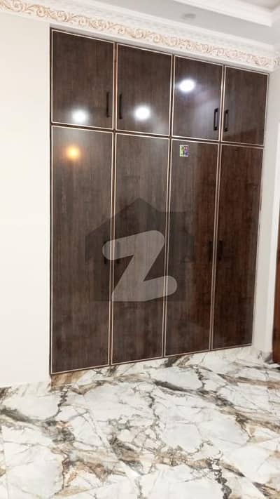 جوہر ٹاؤن فیز 2 جوہر ٹاؤن,لاہور میں 6 کمروں کا 5 مرلہ مکان 3.3 کروڑ میں برائے فروخت۔ جوہر ٹاؤن فیز 2 جوہر ٹاؤن,لاہور میں 6 کمروں کا 5 مرلہ مکان 3.3 کروڑ میں برائے فروخت۔