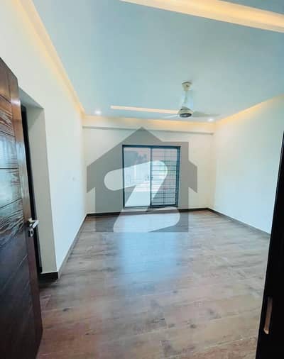 عسکری 11 عسکری,لاہور میں 4 کمروں کا 12 مرلہ فلیٹ 1.75 لاکھ میں کرایہ پر دستیاب ہے۔