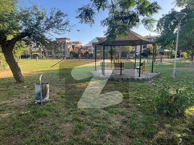 Shahzad Town 8 Marla 30*70 Margalla Facing Possession Able Plot For Sale