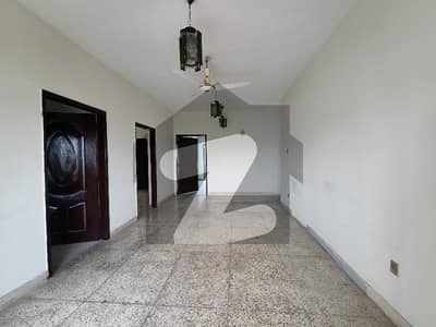 کلفٹن ۔ بلاک 3 کلفٹن,کراچی میں 3 کمروں کا 8 مرلہ فلیٹ 1.5 لاکھ میں کرایہ پر دستیاب ہے۔ کلفٹن ۔ بلاک 3 کلفٹن,کراچی میں 3 کمروں کا 8 مرلہ فلیٹ 1.5 لاکھ میں کرایہ پر دستیاب ہے۔