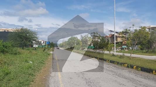 ڈی ۔ 12/3 ڈی ۔ 12,اسلام آباد میں 8 مرلہ رہائشی پلاٹ 6.75 کروڑ میں برائے فروخت۔