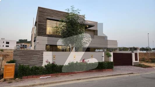 بحریہ ٹاؤن - پریسنٹ 9 بحریہ ٹاؤن کراچی,کراچی میں 6 کمروں کا 1 کنال مکان 1.5 لاکھ میں کرایہ پر دستیاب ہے۔