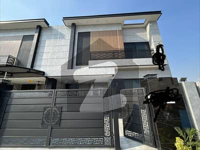 10 Marla Brand New Modern House For Sale In Paragon City Lahore