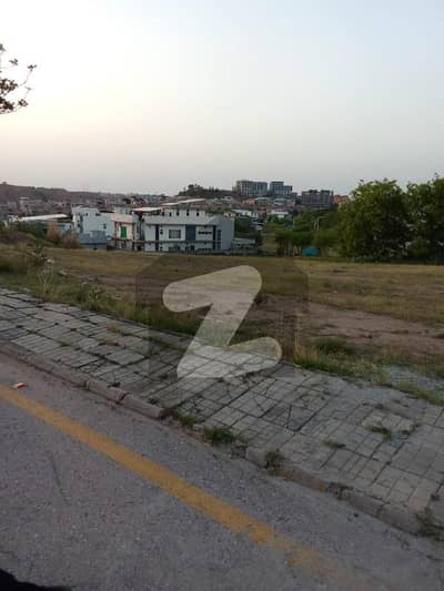 ڈی ایچ اے فیز 1 - سیکٹر ایف ڈی ایچ اے ڈیفینس فیز 1,ڈی ایچ اے ڈیفینس,اسلام آباد میں 1 کنال رہائشی پلاٹ 4.25 کروڑ میں برائے فروخت۔