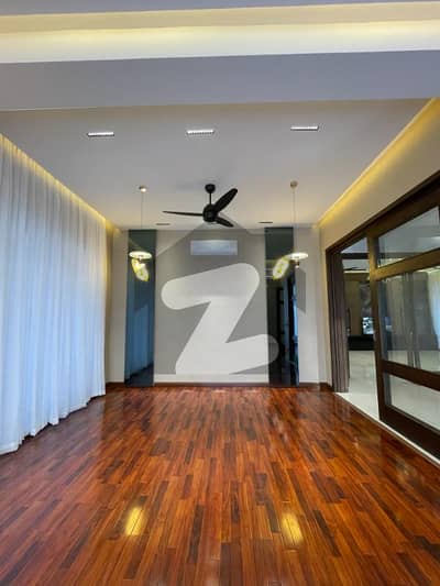 ڈی ایچ اے فیز 7 ڈیفنس (ڈی ایچ اے),لاہور میں 5 کمروں کا 1 کنال مکان 10.5 کروڑ میں برائے فروخت۔