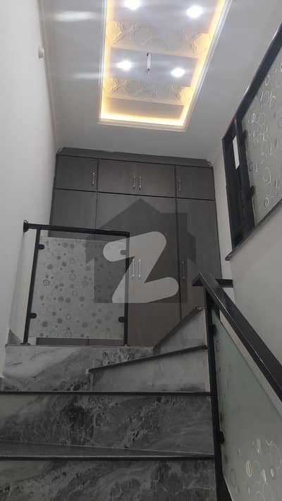 ڈی ایچ اے 11 رہبر سیکٹر 2 ڈی ایچ اے 11 رہبر,لاہور میں 3 کمروں کا 5 مرلہ مکان 1.1 لاکھ میں کرایہ پر دستیاب ہے۔ ڈی ایچ اے 11 رہبر سیکٹر 2 ڈی ایچ اے 11 رہبر,لاہور میں 3 کمروں کا 5 مرلہ مکان 1.1 لاکھ میں کرایہ پر دستیاب ہے۔