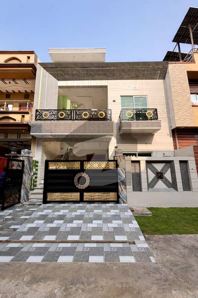 5 MARLA BRAND NEW OWNER BUILT TRIPLE STORY HOUSE AVAILABLE FOR SALE IN CANAL GARDEN NEAR BAHRIA TOWN LAHORE