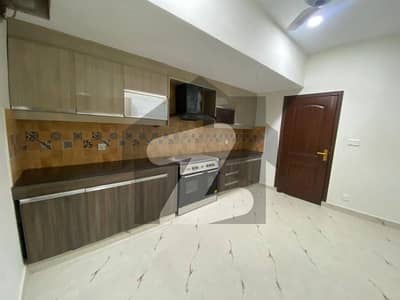 14 Marla 4 bedroom apartment available for rent