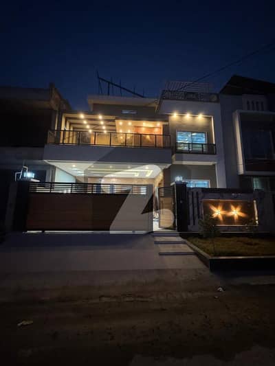 نیو سٹی فیز 2 نیو سٹی,واہ میں 6 کمروں کا 10 مرلہ مکان 4.1 کروڑ میں برائے فروخت۔