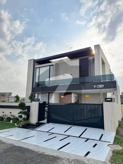 ڈی ایچ اے فیز 7 - بلاک ایس فیز 7,ڈیفنس (ڈی ایچ اے),لاہور میں 5 کمروں کا 1 کنال مکان 2.95 لاکھ میں کرایہ پر دستیاب ہے۔