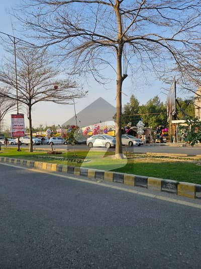 ڈی ایچ اے فیز 8 - بلاک ڈی ڈی ایچ اے فیز 8,ڈیفنس (ڈی ایچ اے),لاہور میں 2 کنال رہائشی پلاٹ 10.1 کروڑ میں برائے فروخت۔ ڈی ایچ اے فیز 8 - بلاک ڈی ڈی ایچ اے فیز 8,ڈیفنس (ڈی ایچ اے),لاہور میں 2 کنال رہائشی پلاٹ 10.1 کروڑ میں برائے فروخت۔