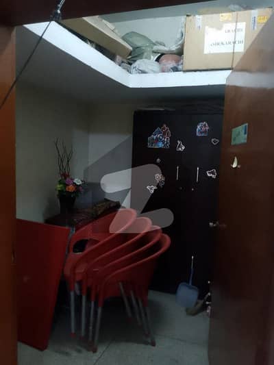 10 Marla Double Unit Old House For Sale Is Available In Phase 1 Block D, DHA Lahore