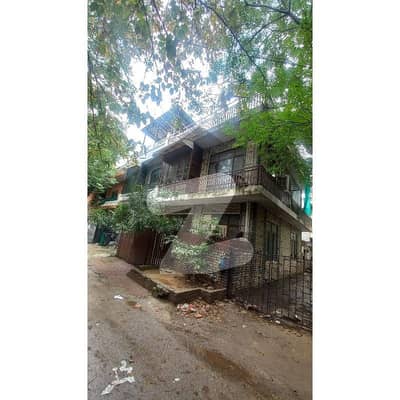 جی ۔ 11/3 جی ۔ 11,اسلام آباد میں 4 کمروں کا 3 مرلہ مکان 3.25 کروڑ میں برائے فروخت۔