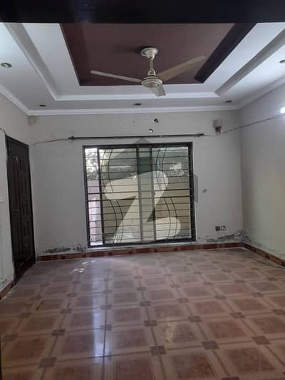 یو ای ٹی ہاؤسنگ سوسائٹی لاہور میں 5 کمروں کا 10 مرلہ مکان 3.1 کروڑ میں برائے فروخت۔ یو ای ٹی ہاؤسنگ سوسائٹی لاہور میں 5 کمروں کا 10 مرلہ مکان 3.1 کروڑ میں برائے فروخت۔