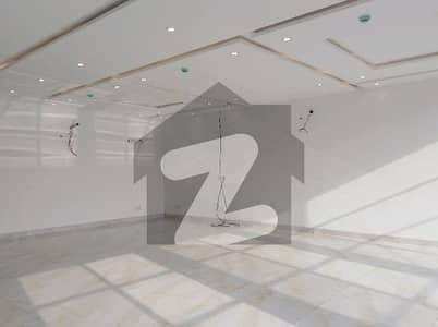 کمرشل براڈوے بلاک بی ڈی ایچ اے فیز 8 - کمرشل براڈوے,ڈی ایچ اے فیز 8,ڈیفنس (ڈی ایچ اے),لاہور میں 4 مرلہ دفتر 80.0 ہزار میں کرایہ پر دستیاب ہے۔