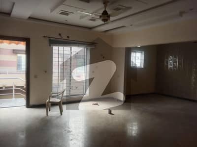 2 Kinal upper portion for rent in Uet housing society (original picture)
