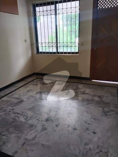 آئی ۔ 8/4 آئی ۔ 8,اسلام آباد میں 3 کمروں کا 1 کنال زیریں پورشن 1.5 لاکھ میں کرایہ پر دستیاب ہے۔