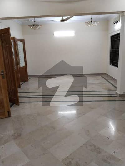 آئی ۔ 8/4 آئی ۔ 8,اسلام آباد میں 3 کمروں کا 1 کنال بالائی پورشن 2.3 لاکھ میں کرایہ پر دستیاب ہے۔